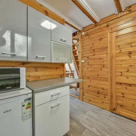 Wooden House In Ko Obrzeg Near Sandy Beach, Cleaning Included *