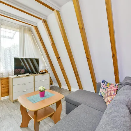 Wooden House In Ko Obrzeg Near Sandy Beach, Cleaning Included *